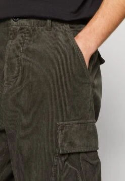 AllSaints Trebbi Trouser - Cargo Trousers - Shaded Green -Indicode Men Wear Shop ef0e1df5a28f40c6b0f58de859ed91bd