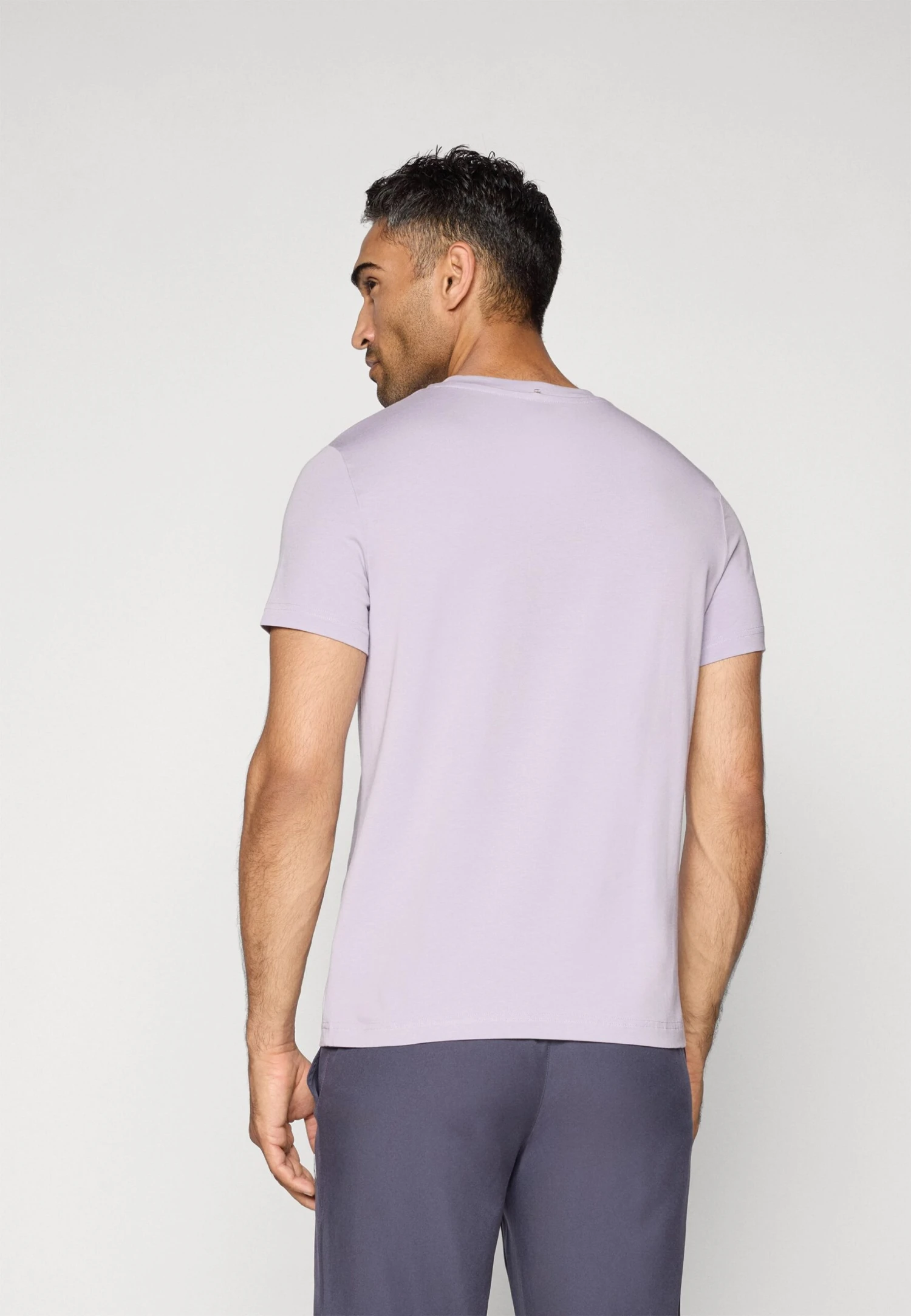 Fila LOGO SMALL - Basic T-shirt - Lavender Grey 3 Fila LOGO SMALL - Basic T-shirt - Lavender Grey - Image 3