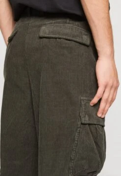 AllSaints Trebbi Trouser - Cargo Trousers - Shaded Green -Indicode Men Wear Shop f395e95c45b94deb9d5992810d731b0c
