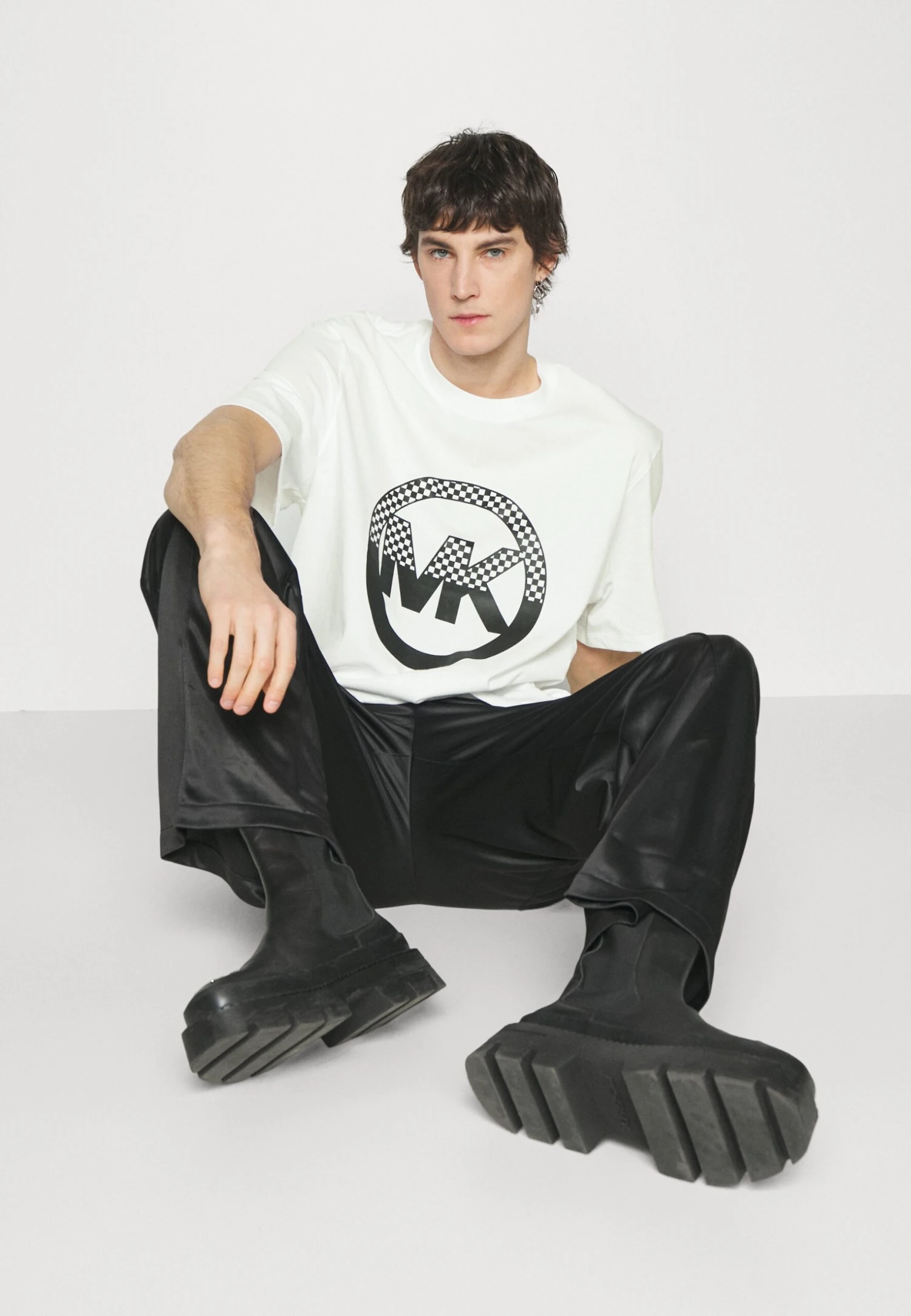 Michael Kors Checker Charm Tee - Print T-Shirt - White 4 Michael Kors Checker Charm Tee - Print T-Shirt - White - Image 4